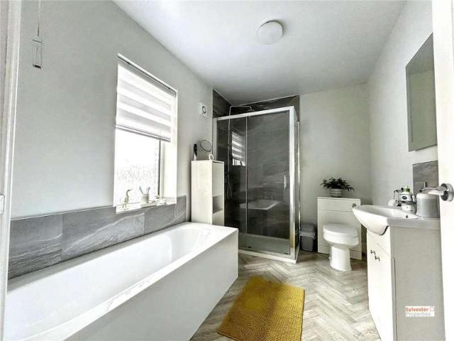 3 bed house for sale