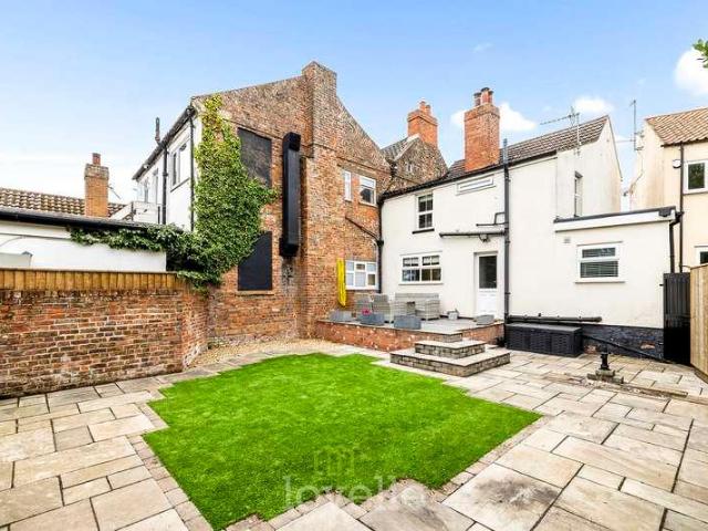 3 bed house for sale
