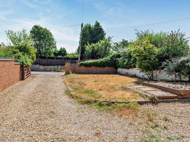 3 bed house for sale