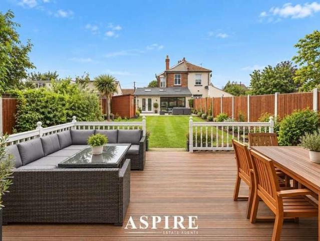 3 bed house for sale