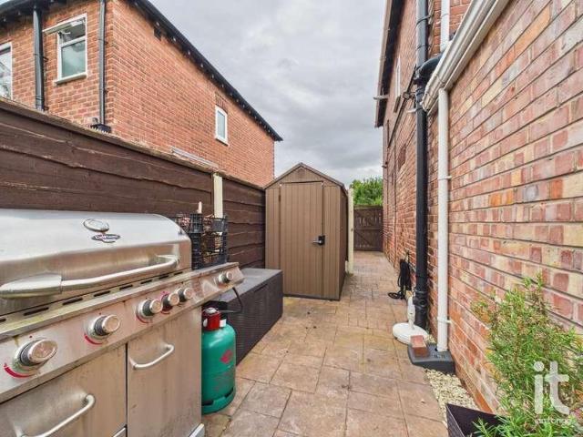 3 bed house for sale