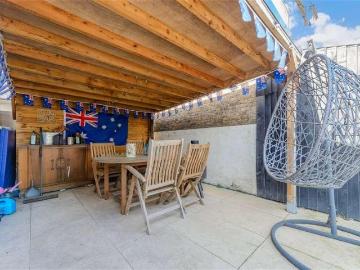 3 bed house for sale