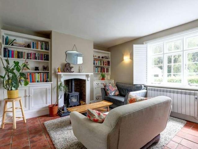 2 bed house for sale