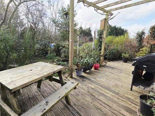 2 bed house for sale