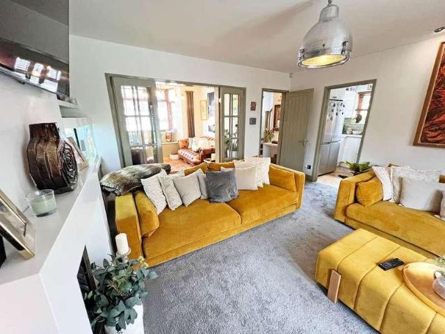3 bed house for sale
