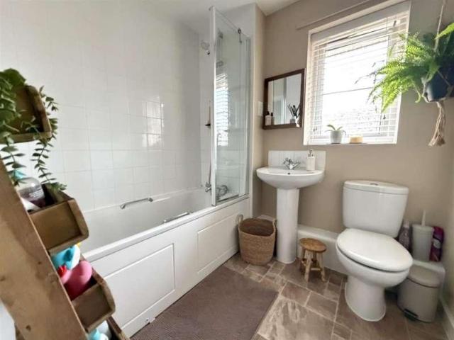 3 bed house for sale