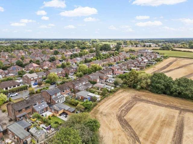 3 bed house for sale