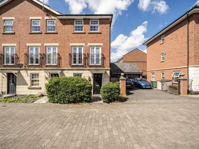 3 bed house for sale