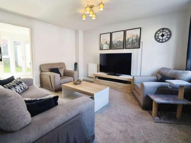 3 bed house for sale