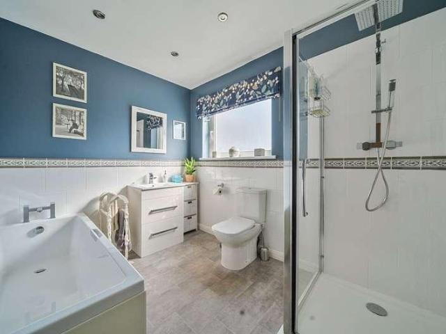 3 bed house for sale