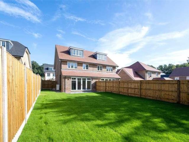 3 bed house for sale