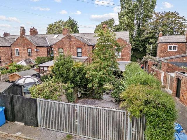 3 bed house for sale