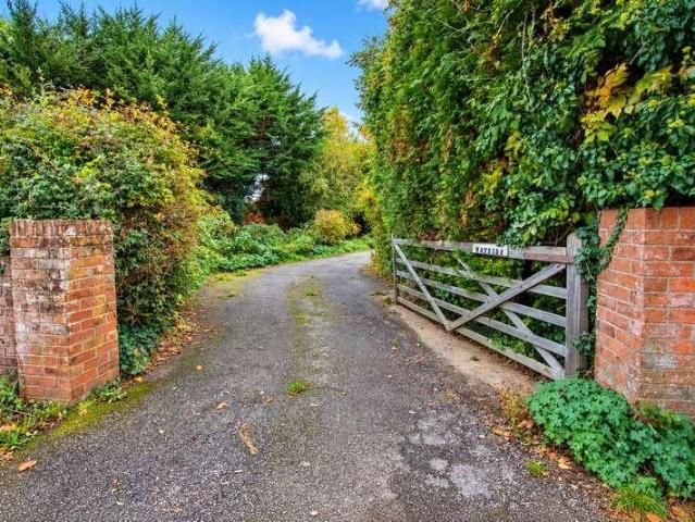 3 bed house for sale
