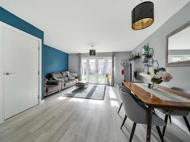 3 bed house for sale