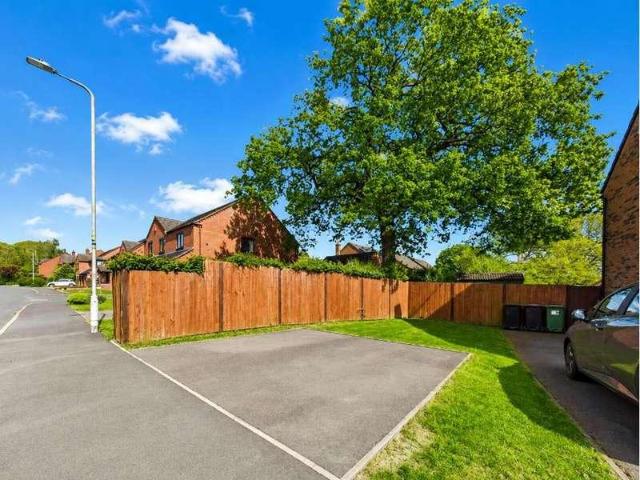 3 bed house for sale