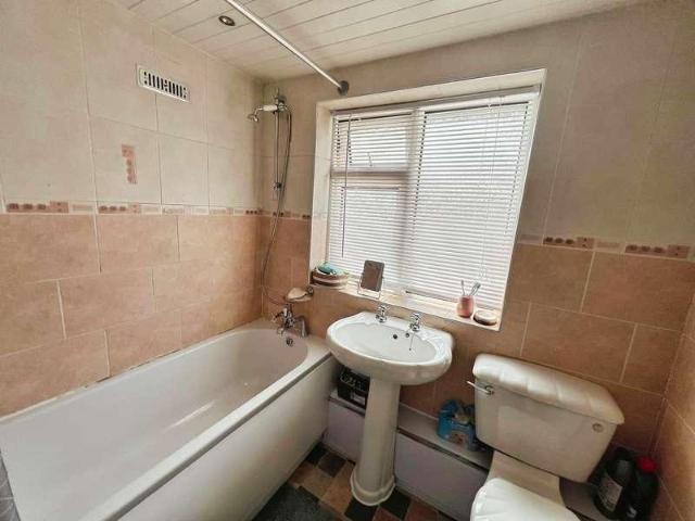 3 bed house for sale