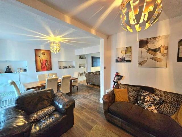 3 bed house for sale