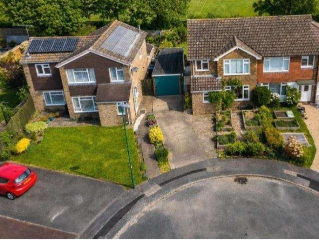 3 bed house for sale