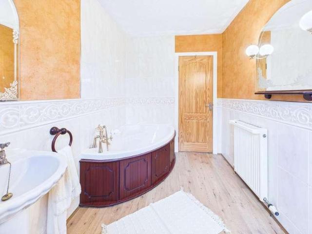 3 bed house for sale