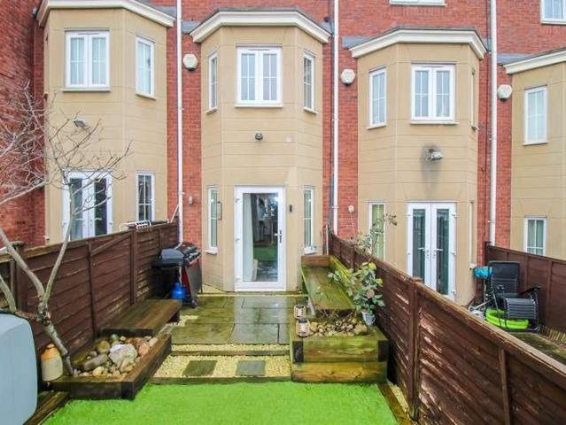 3 bed house for sale