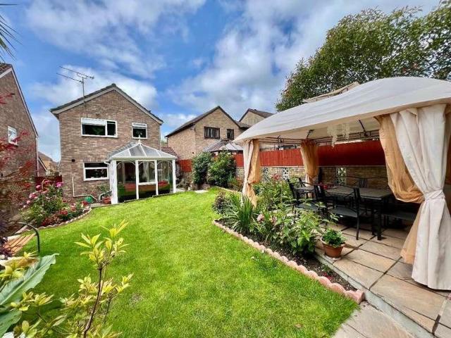 3 bed house for sale
