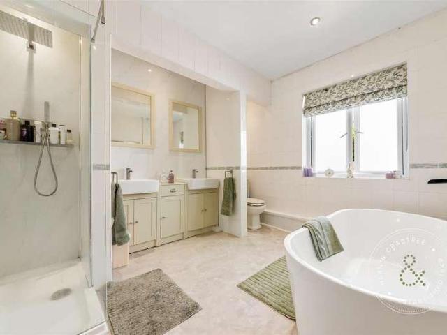 3 bed house for sale