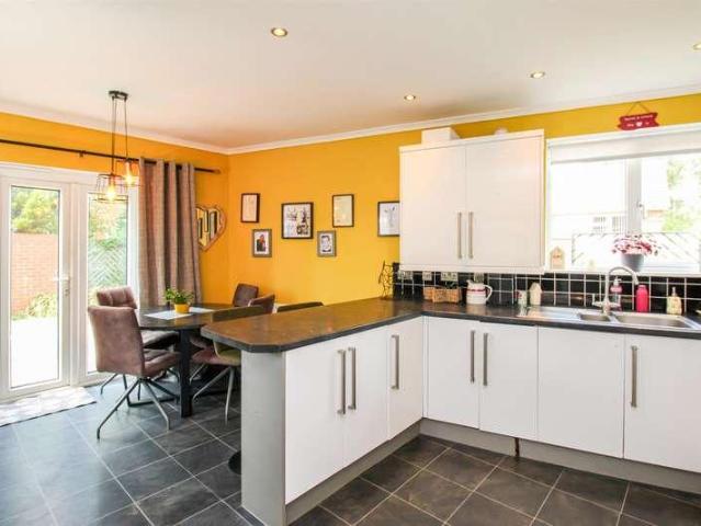 3 bed house for sale