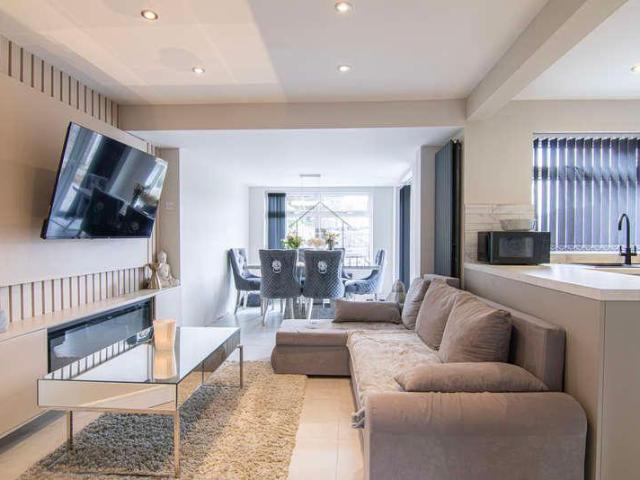 3 bed house for sale