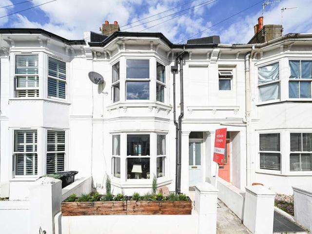 3 bed house for sale