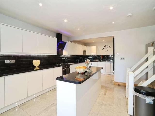 3 bed house for sale