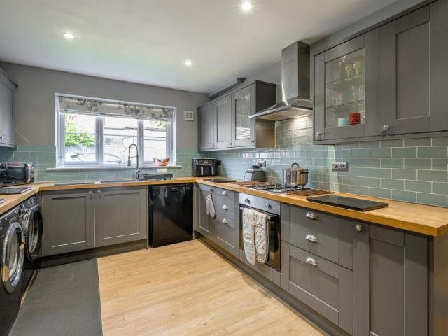 3 bed house for sale