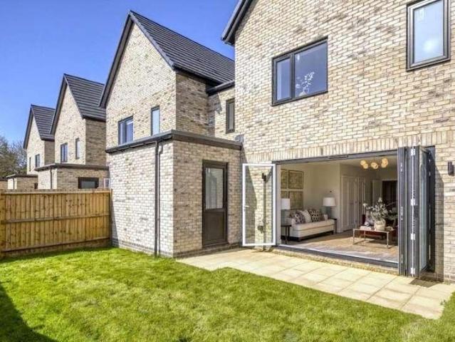 3 bed house for sale