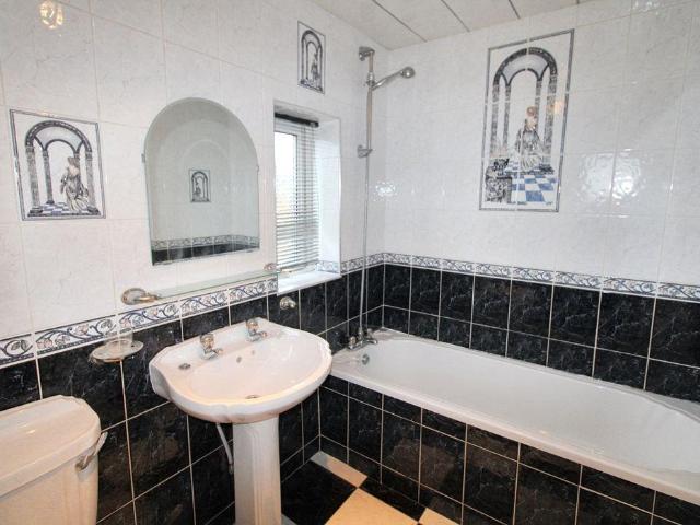 3 bed house for sale