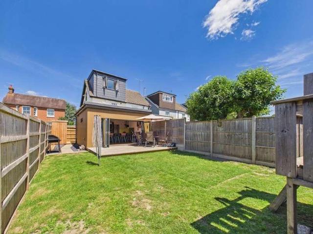 3 bed house for sale