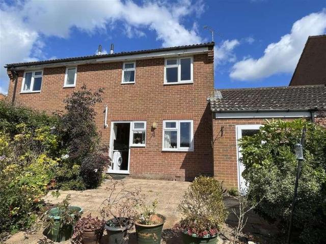 3 bed house for sale