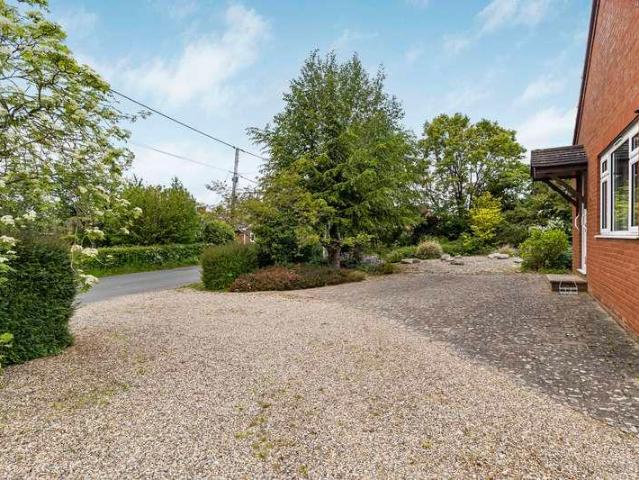 3 bed house for sale