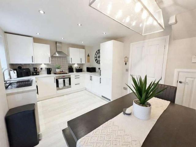 3 bed house for sale