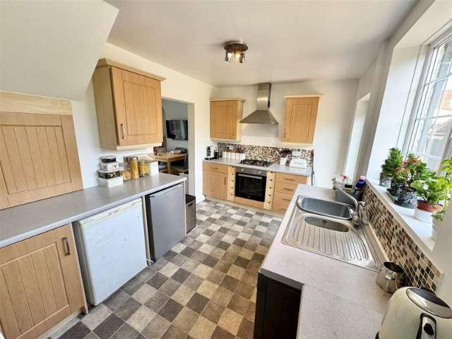 3 bed house for sale