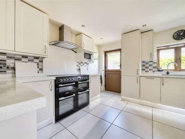 3 bed house for sale