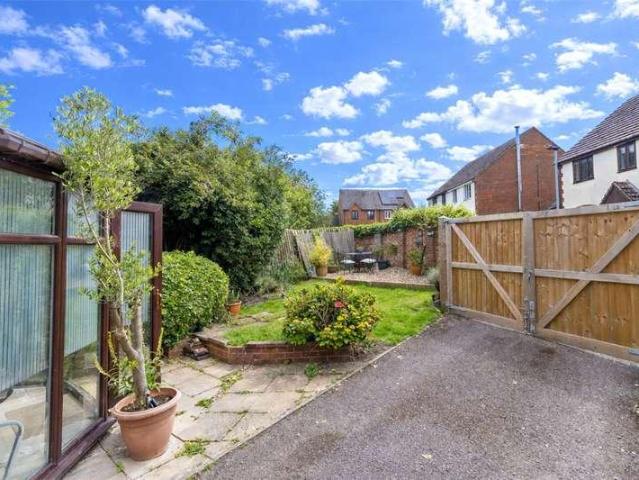 3 bed house for sale