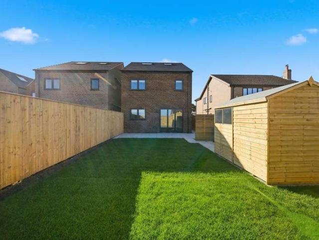 3 bed house for sale