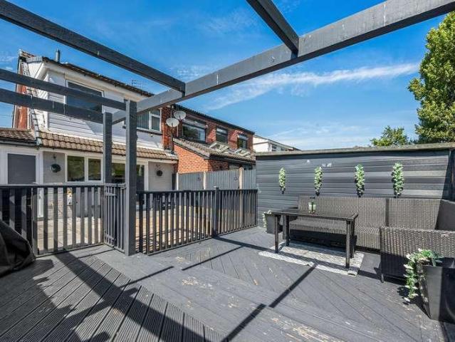 3 bed house for sale
