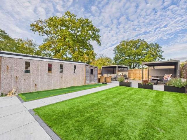3 bed house for sale