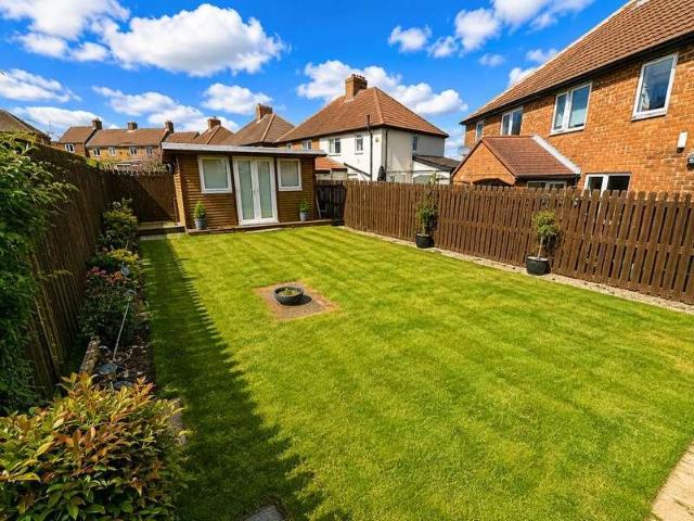 2 bed house for sale