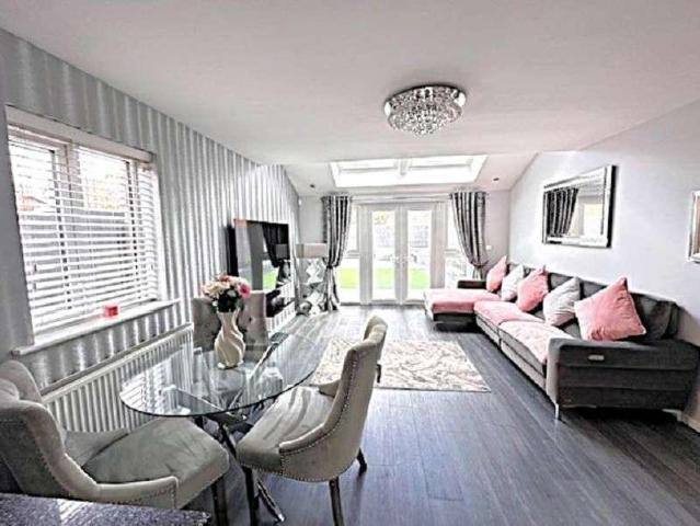 3 bed house for sale