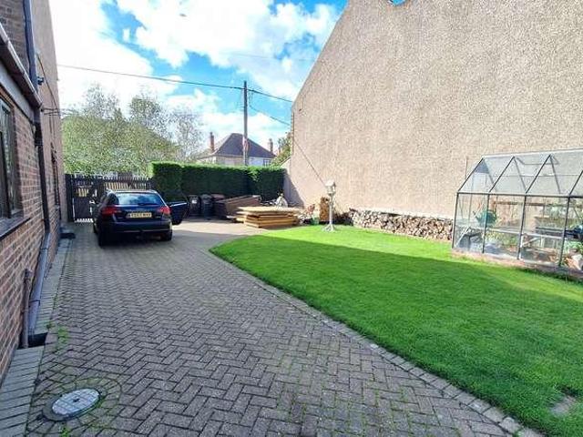 3 bed house for sale