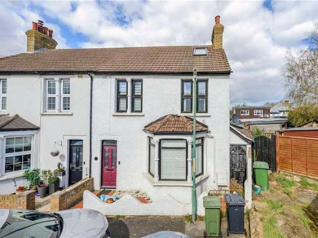 3 bed house for sale