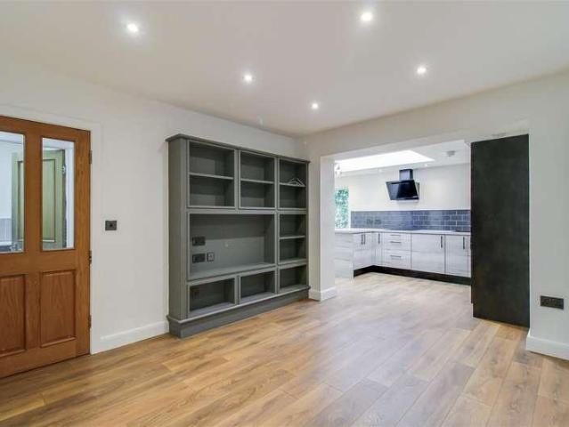 3 bed house for sale