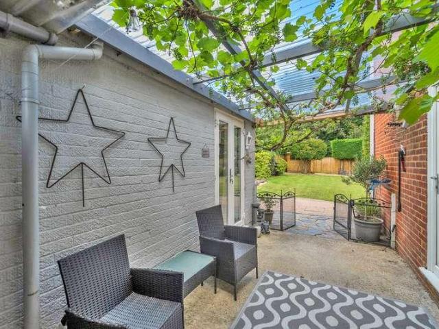 3 bed house for sale