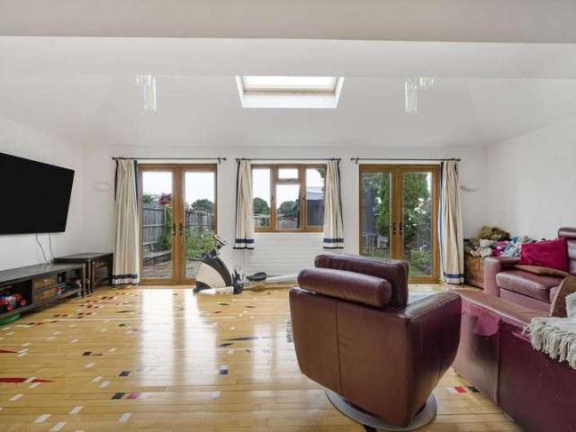 3 bed house for sale